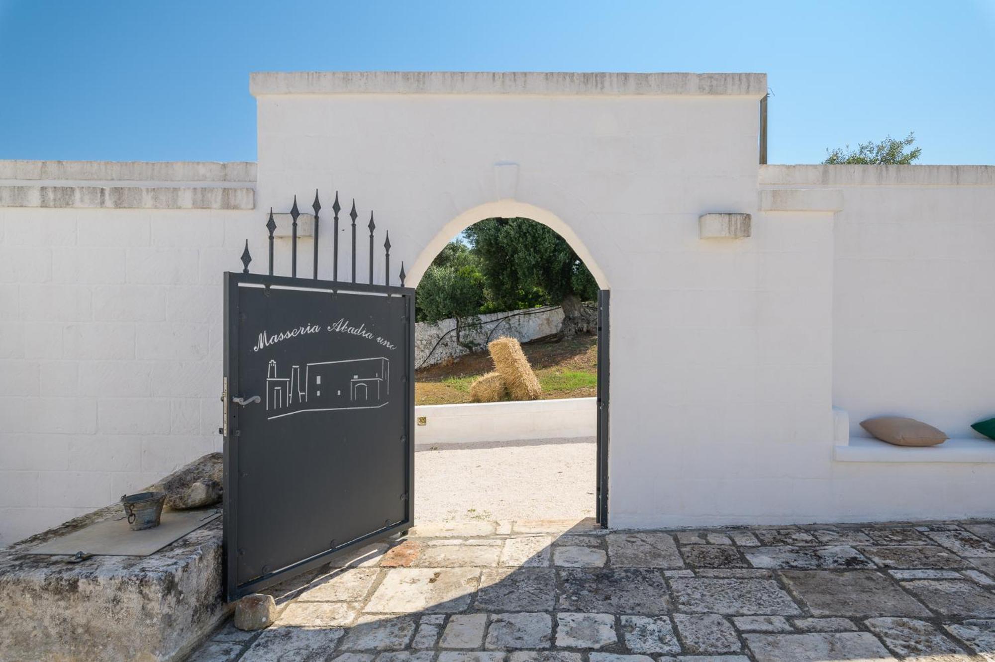Masseria Abadia Uno Ostuni Εξωτερικό φωτογραφία
